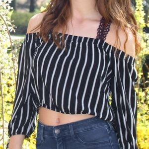 LA Hearts Black and White Cropped 3/4 Sleeve Striped Blouse